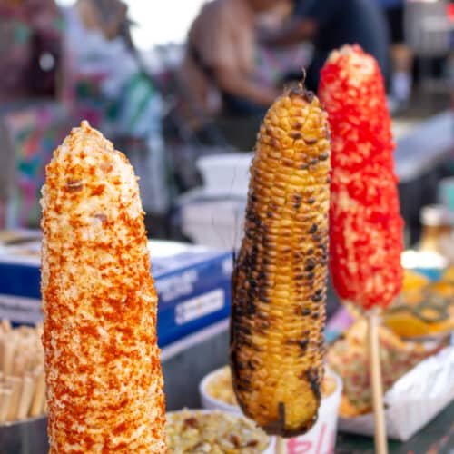 Elote dans un stand de rue.