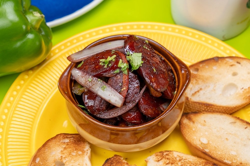 Chorizo al vino