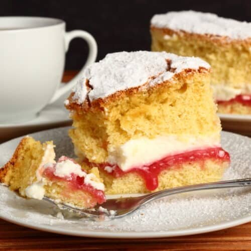 victoria sponge cake