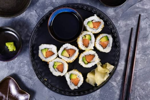 Maki au saumon et à l'avocat