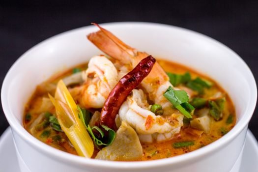 Bol de soupe Tom Yum aux crevettes